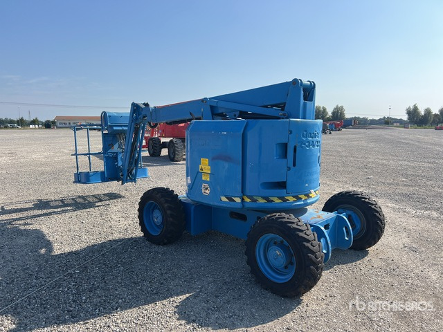 2015 Genie Z-34/22 (Inoperable) Articulating Boom Lift - Articulated boom: picture 3 2015 Genie Z-34/22 (Inoperable) Articulating Boom Lift - Articulated boom: picture 3