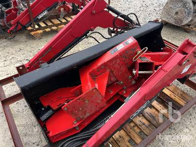 DONG FENG FEL300S - Front loader for tractor: picture 5 DONG FENG FEL300S - Front loader for tractor: picture 5