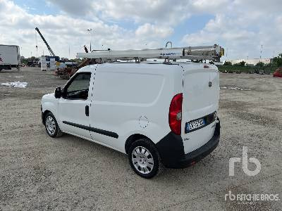 FIAT DOBLO CARGO 1.6 MTJ 16V 105CV SX E6 - Box truck: picture 2 FIAT DOBLO CARGO 1.6 MTJ 16V 105CV SX E6 - Box truck: picture 2