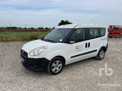 Car FIAT DOBLO: picture 1
