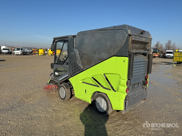 Green Machine 636 Broom Tractor - Road sweeper: picture 2 Green Machine 636 Broom Tractor - Road sweeper: picture 2