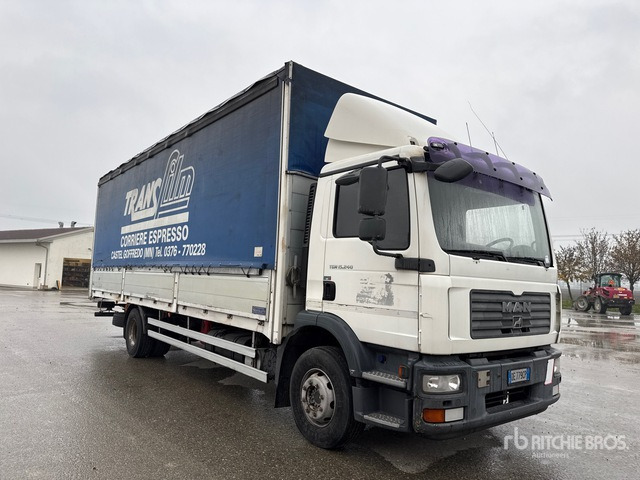 MAN 15.240 - Curtainsider truck: picture 1 MAN 15.240 - Curtainsider truck: picture 1