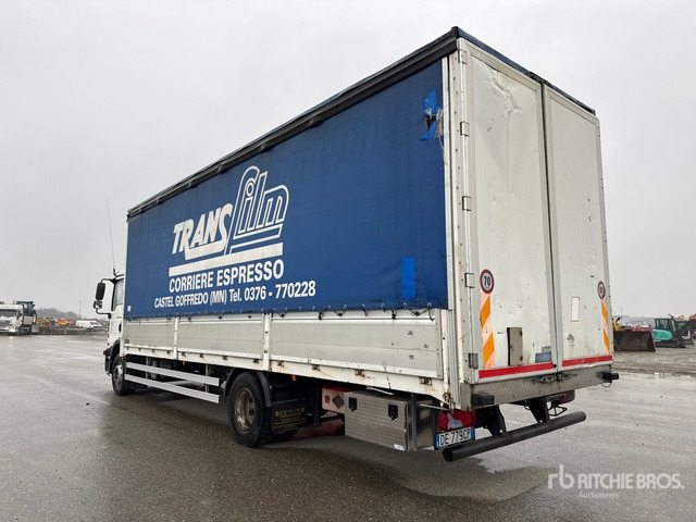 MAN 15.240 - Curtainsider truck: picture 2 MAN 15.240 - Curtainsider truck: picture 2
