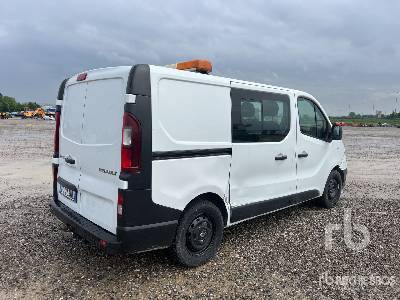 RENAULT TRAFIC 145 - Box truck: picture 3 RENAULT TRAFIC 145 - Box truck: picture 3