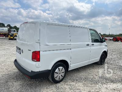 VOLKSWAGEN TRANSPORTER Panel Short Wheelbase 4X4 2.0 T ... - Box truck: picture 3 VOLKSWAGEN TRANSPORTER Panel Short Wheelbase 4X4 2.0 T ... - Box truck: picture 3