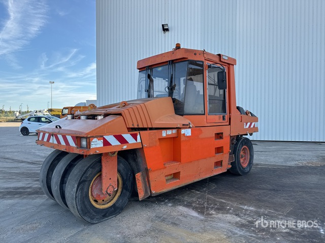 2001 Cat PS-300B 7 Wheel Compacteur Pneumatique ... Pneumatic Roller - Pneumatic roller: picture 1 2001 Cat PS-300B 7 Wheel Compacteur Pneumatique ... Pneumatic Roller - Pneumatic roller: picture 1