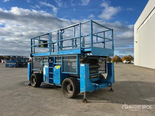 2007 Genie GS4390 4x4 Nacelle Ciseau Diesel Scissor Lift - Scissor lift: picture 3 2007 Genie GS4390 4x4 Nacelle Ciseau Diesel Scissor Lift - Scissor lift: picture 3