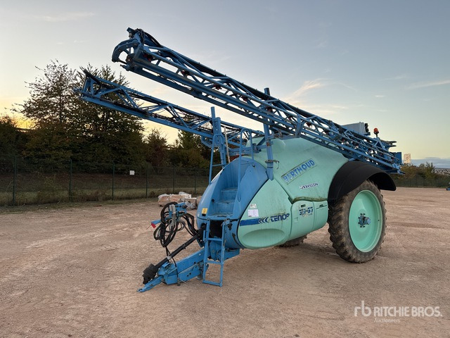 2008 Berthoud Tenor 35-37 28 m High Clearance Pulverisate ... Pull-Type Sprayer - Trailed sprayer: picture 2 2008 Berthoud Tenor 35-37 28 m High Clearance Pulverisate ... Pull-Type Sprayer - Trailed sprayer: picture 2