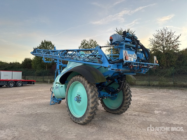 2008 Berthoud Tenor 35-37 28 m High Clearance Pulverisate ... Pull-Type Sprayer - Trailed sprayer: picture 3 2008 Berthoud Tenor 35-37 28 m High Clearance Pulverisate ... Pull-Type Sprayer - Trailed sprayer: picture 3