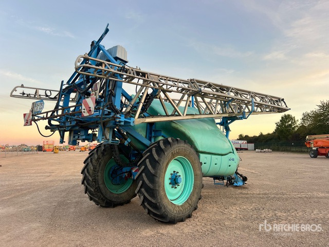 2008 Berthoud Tenor 55-60 DP Tronic 42 m High Clearance Pulverisate ... Pull-Type Sprayer - Trailed sprayer: picture 3 2008 Berthoud Tenor 55-60 DP Tronic 42 m High Clearance Pulverisate ... Pull-Type Sprayer - Trailed sprayer: picture 3