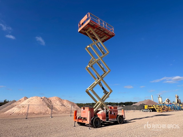 2008 JLG 4394 RT 4x4 Nacelle Ciseaux Scissor Lift - Scissor lift: picture 3 2008 JLG 4394 RT 4x4 Nacelle Ciseaux Scissor Lift - Scissor lift: picture 3