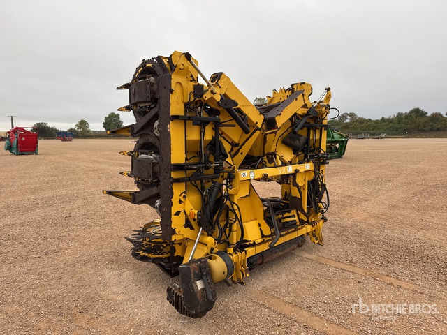 2010 New Holland FI470 Bec A Mais 10 Rangs 10 Row Corn Forage Harvester Header - Corn header: picture 4 2010 New Holland FI470 Bec A Mais 10 Rangs 10 Row Corn Forage Harvester Header - Corn header: picture 4