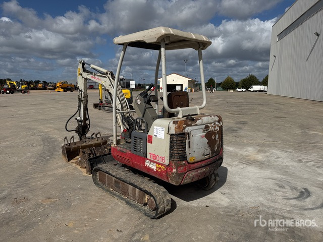2010 Takeuchi TB016 Mini-Pelle Mini Excavator: <6.6t - Mini excavator: picture 3 2010 Takeuchi TB016 Mini-Pelle Mini Excavator: <6.6t - Mini excavator: picture 3