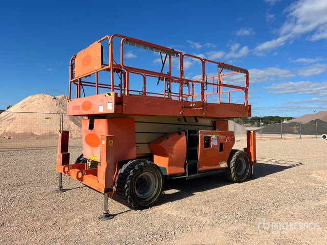 2011 JLG 4394 RT 4x4 Nacelle Ciseaux Scissor Lift - Scissor lift: picture 1 2011 JLG 4394 RT 4x4 Nacelle Ciseaux Scissor Lift - Scissor lift: picture 1