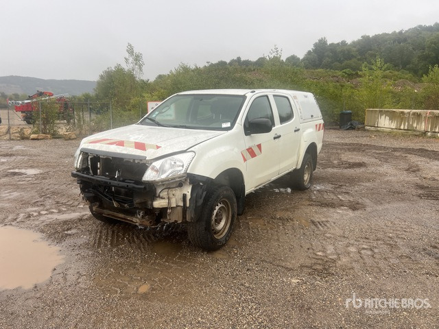 2013 Isuzu D-MAX 4x4 Dual Cab (Inoperable) Pickup - Pickup truck: picture 4 2013 Isuzu D-MAX 4x4 Dual Cab (Inoperable) Pickup - Pickup truck: picture 4