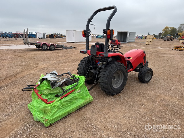 2015 Kubota STW34R 4WD Tracteur Utilitaire (Inoper ... Utility Tractor - Compact tractor: picture 3 2015 Kubota STW34R 4WD Tracteur Utilitaire (Inoper ... Utility Tractor - Compact tractor: picture 3