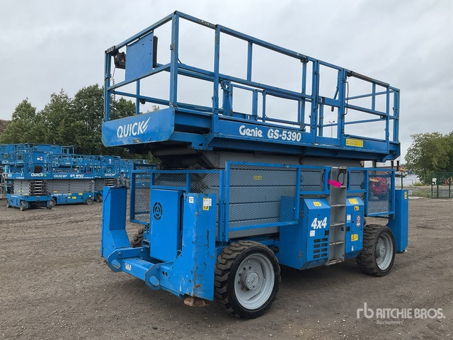 2007 Genie GS-5390 4x4 Diesel Scissor Lift - Scissor lift: picture 1 2007 Genie GS-5390 4x4 Diesel Scissor Lift - Scissor lift: picture 1