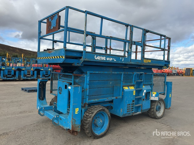 2009 Genie GS5390 4x4 Diesel Scissor Lift - Scissor lift: picture 3 2009 Genie GS5390 4x4 Diesel Scissor Lift - Scissor lift: picture 3