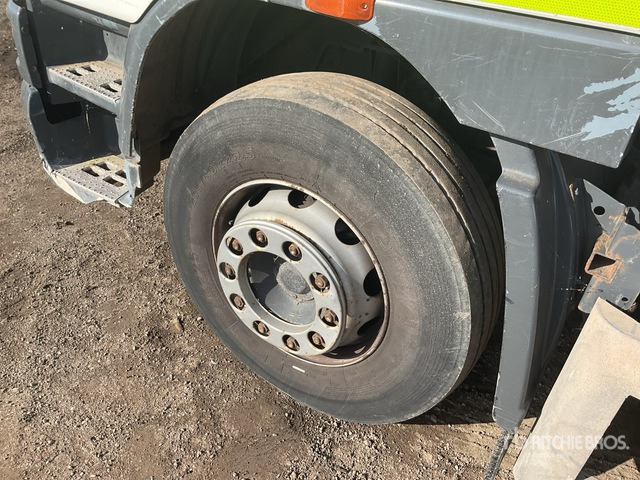2012 DAF CF65.220 4x2 Sleeper Motorway Cushion Ve ... :Misc. Traffic Control Truck - Dropside/ Flatbed truck: picture 5 2012 DAF CF65.220 4x2 Sleeper Motorway Cushion Ve ... :Misc. Traffic Control Truck - Dropside/ Flatbed truck: picture 5