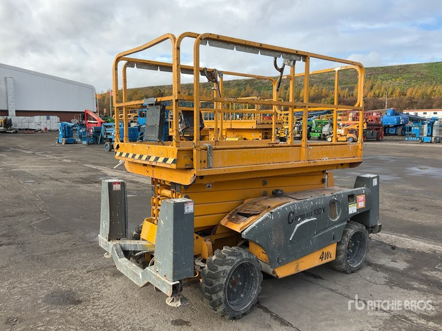 2014 Haulotte Compact 12DX 4x4 Diesel Scissor Lift - Scissor lift: picture 4 2014 Haulotte Compact 12DX 4x4 Diesel Scissor Lift - Scissor lift: picture 4