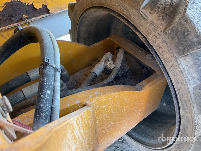 2014 Haulotte Compact 12DX 4x4 Diesel Scissor Lift - Scissor lift: picture 5 2014 Haulotte Compact 12DX 4x4 Diesel Scissor Lift - Scissor lift: picture 5