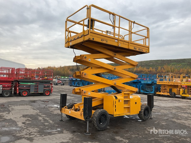 2014 Haulotte H15SDX 4x4 Diesel Scissor Lift - Scissor lift: picture 1 2014 Haulotte H15SDX 4x4 Diesel Scissor Lift - Scissor lift: picture 1