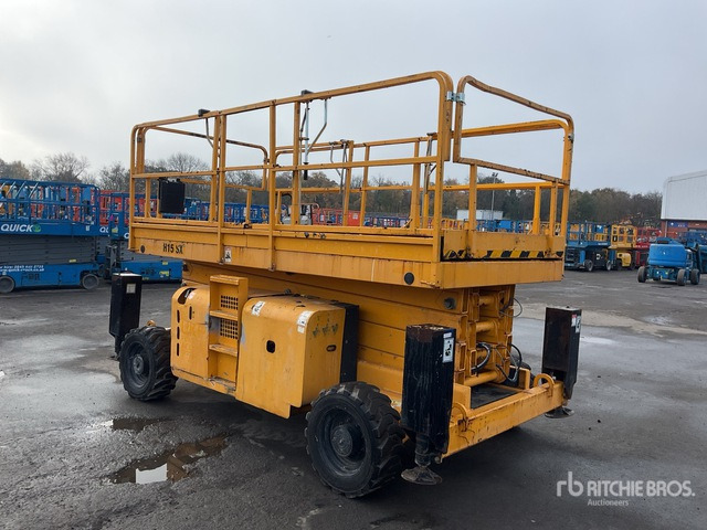 2014 Haulotte H15SDX 4x4 Diesel Scissor Lift - Scissor lift: picture 4 2014 Haulotte H15SDX 4x4 Diesel Scissor Lift - Scissor lift: picture 4