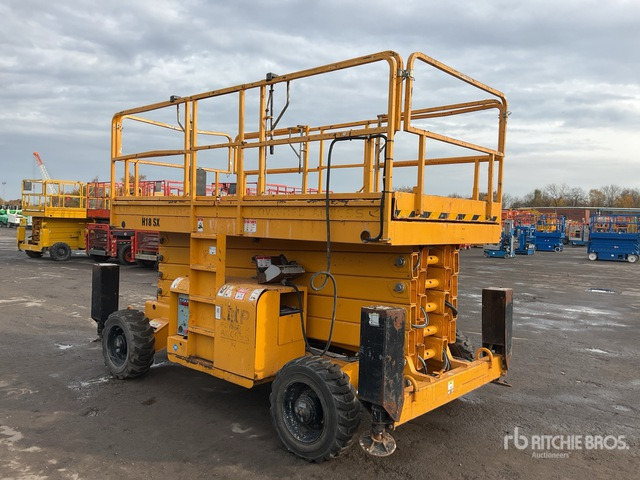 2014 Haulotte H18SDX 4x4 Diesel Scissor Lift - Scissor lift: picture 3 2014 Haulotte H18SDX 4x4 Diesel Scissor Lift - Scissor lift: picture 3