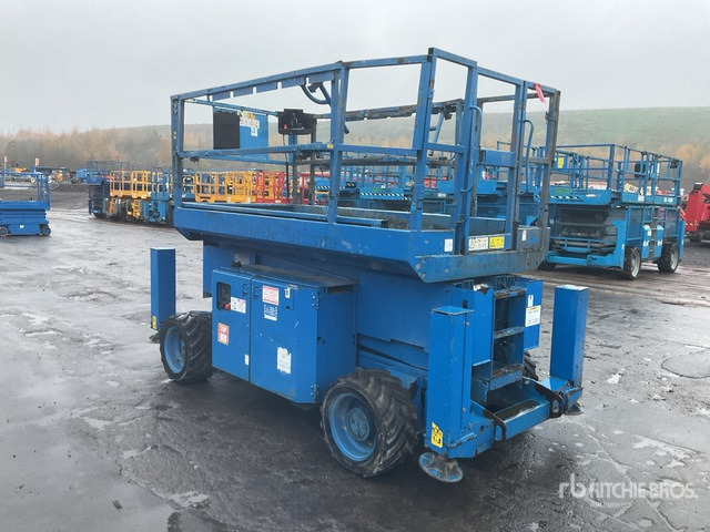 2015 Genie GS3369RT 4x4 Diesel Scissor Lift - Scissor lift: picture 3 2015 Genie GS3369RT 4x4 Diesel Scissor Lift - Scissor lift: picture 3