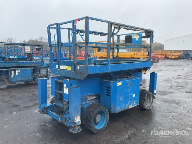 2015 Genie GS3369RT 4x4 Diesel Scissor Lift - Scissor lift: picture 4 2015 Genie GS3369RT 4x4 Diesel Scissor Lift - Scissor lift: picture 4
