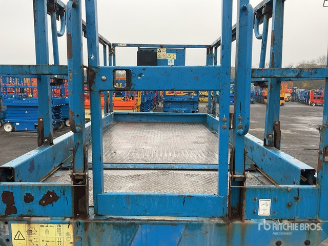 2018 Genie GS3369RT 4x4 Diesel Scissor Lift - Scissor lift: picture 5 2018 Genie GS3369RT 4x4 Diesel Scissor Lift - Scissor lift: picture 5