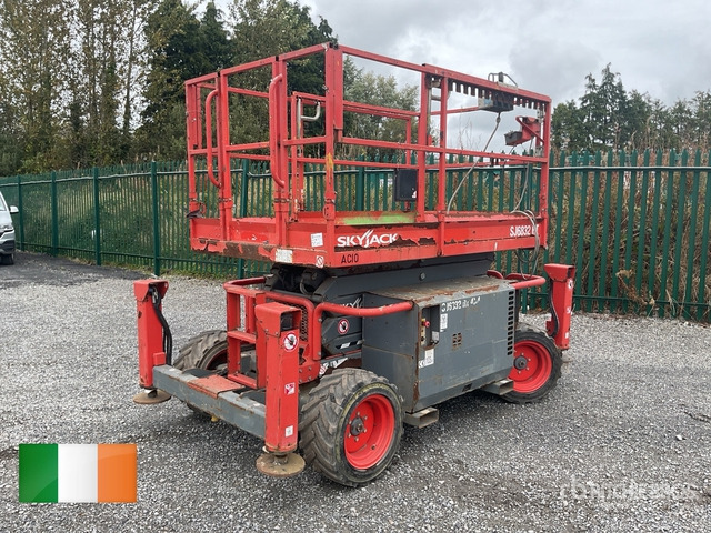2018 Skyjack SJ6832RT 4x4 Diesel Scissor Lift - Scissor lift: picture 3 2018 Skyjack SJ6832RT 4x4 Diesel Scissor Lift - Scissor lift: picture 3