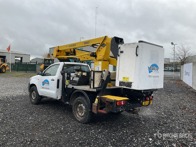 2018 Toyota Hilux 2018 Versalift LAT-38-135-H on 2018 Toyota Hilux 4x4 Bucket Truck Bucket Truck - Truck mounted aerial platform: picture 3 2018 Toyota Hilux 2018 Versalift LAT-38-135-H on 2018 Toyota Hilux 4x4 Bucket Truck Bucket Truck - Truck mounted aerial platform: picture 3