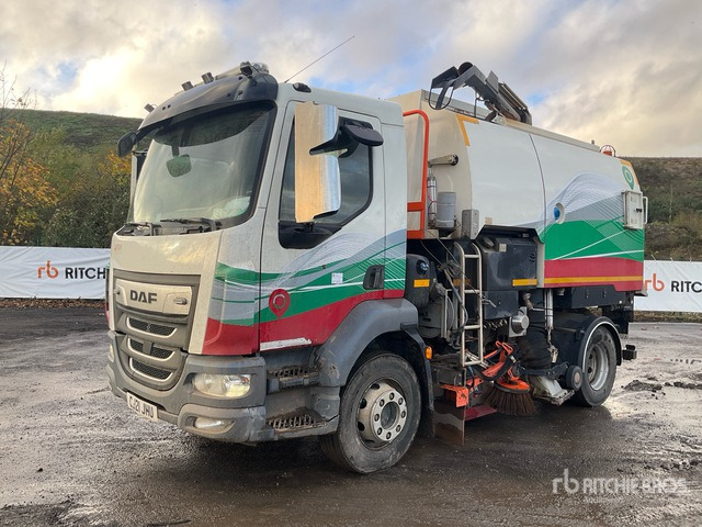 2021 DAF LF230 LA Stock Body on Sweeper Truck - Road sweeper: picture 2 2021 DAF LF230 LA Stock Body on Sweeper Truck - Road sweeper: picture 2