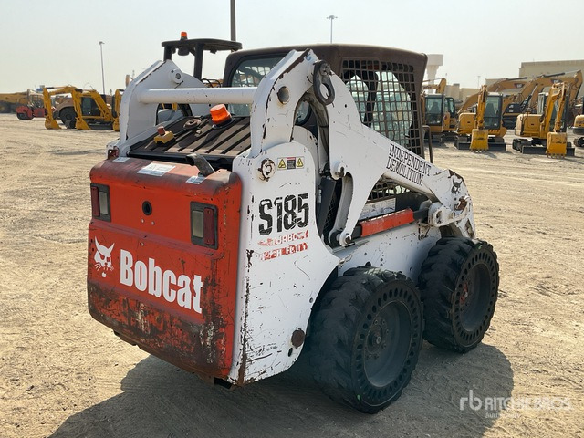 2004 Bobcat S185 - Skid steer loader: picture 3 2004 Bobcat S185 - Skid steer loader: picture 3