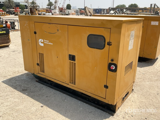2005 Cummins 100 kVA Skid-Mounted Generator Set - Generator set: picture 2 2005 Cummins 100 kVA Skid-Mounted Generator Set - Generator set: picture 2