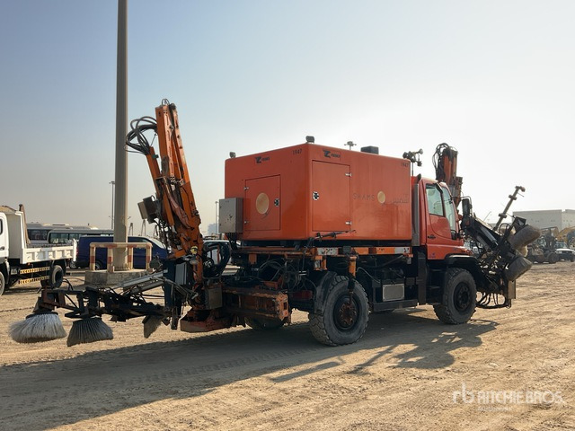 2012 Mercedes-Benz Unimog 500 4x4 Solar Panel Cleaning Truck :Misc. Truck - Road sweeper: picture 3 2012 Mercedes-Benz Unimog 500 4x4 Solar Panel Cleaning Truck :Misc. Truck - Road sweeper: picture 3