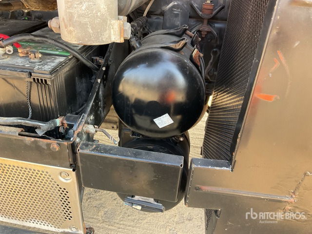 2012 Mercedes-Benz Unimog 500 4x4 Solar Panel Cleaning Truck :Misc. Truck - Road sweeper: picture 4 2012 Mercedes-Benz Unimog 500 4x4 Solar Panel Cleaning Truck :Misc. Truck - Road sweeper: picture 4