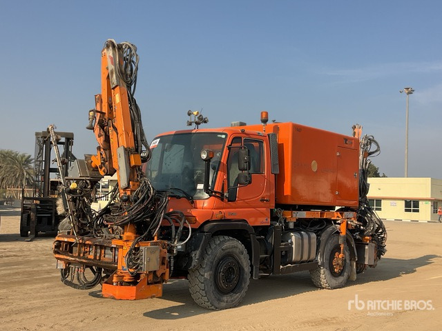 2012 Mercedes-Benz Unimog 500 4x4 Solar Panel Cleaning Truck :Misc. Truck - Road sweeper: picture 1 2012 Mercedes-Benz Unimog 500 4x4 Solar Panel Cleaning Truck :Misc. Truck - Road sweeper: picture 1