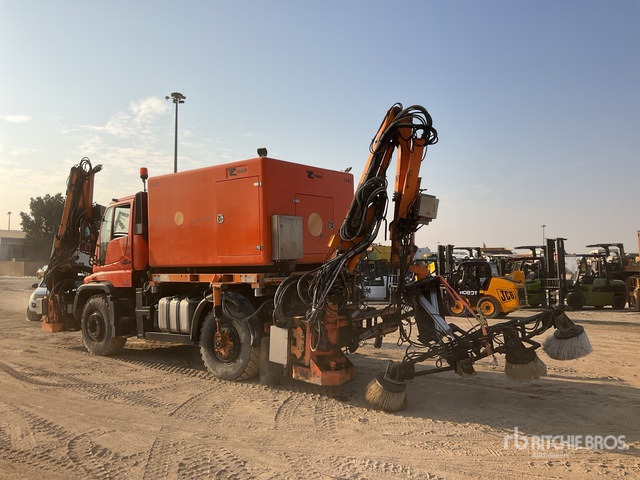 2012 Mercedes-Benz Unimog 500 Solar Panel Cleaning Truck :Misc. Truck - Road sweeper: picture 2 2012 Mercedes-Benz Unimog 500 Solar Panel Cleaning Truck :Misc. Truck - Road sweeper: picture 2
