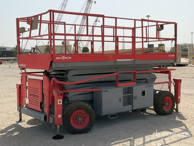 2012 Skyjack SJ9241 4x4 Diesel Scissor Lift - Scissor lift: picture 1 2012 Skyjack SJ9241 4x4 Diesel Scissor Lift - Scissor lift: picture 1