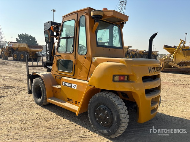 2013 Hyundai 50DF-7 5 ton Forklift - Diesel forklift: picture 2 2013 Hyundai 50DF-7 5 ton Forklift - Diesel forklift: picture 2