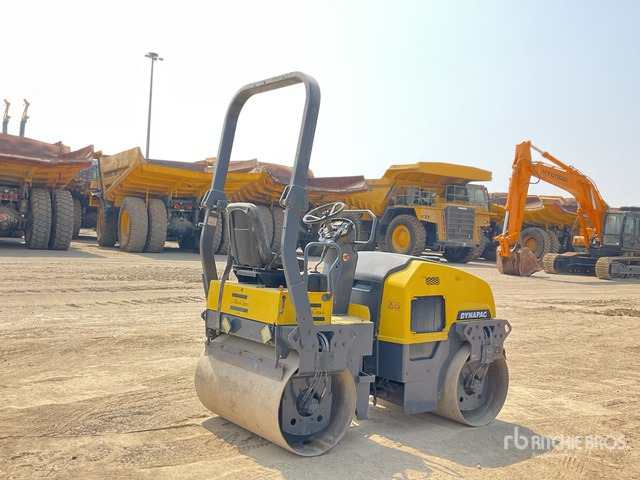 2014 Dynapac CC1200 - Roller: picture 4 2014 Dynapac CC1200 - Roller: picture 4