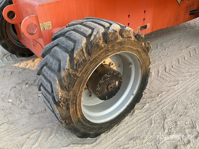 2014 JLG 800AJ 4WD Diesel Articulating Boom Lift - Articulated boom: picture 4 2014 JLG 800AJ 4WD Diesel Articulating Boom Lift - Articulated boom: picture 4