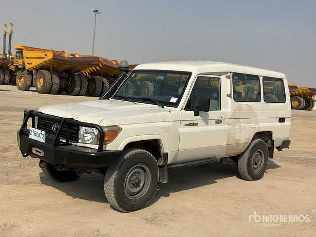 2014 Toyota Land Cruiser 78L 4x4 SUV - SUV: picture 2 2014 Toyota Land Cruiser 78L 4x4 SUV - SUV: picture 2