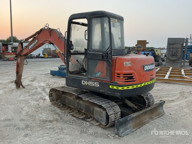 Doosan DH55 - Mini excavator: picture 4 Doosan DH55 - Mini excavator: picture 4
