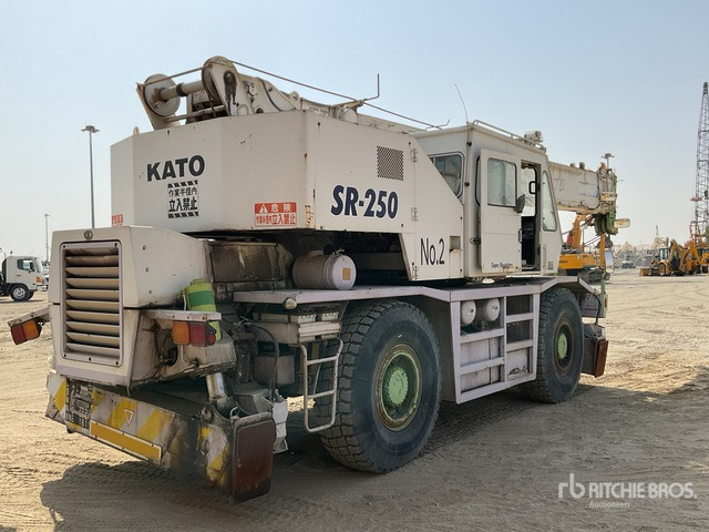 Kato KR25H-V - Rough terrain crane: picture 4 Kato KR25H-V - Rough terrain crane: picture 4