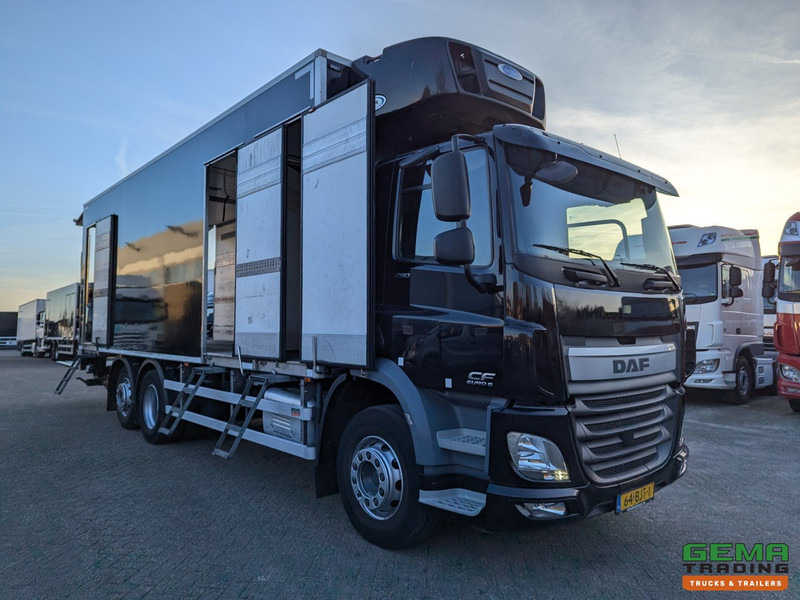 DAF CF 290 FAN 6x2/4 DagCab Euro6 - Koel-VriesBak 7.9m + Carrier Supra 1150MT + Laadklep 2000kg - 07/2025APK - Refrigerator truck: picture 2 DAF CF 290 FAN 6x2/4 DagCab Euro6 - Koel-VriesBak 7.9m + Carrier Supra 1150MT + Laadklep 2000kg - 07/2025APK - Refrigerator truck: picture 2