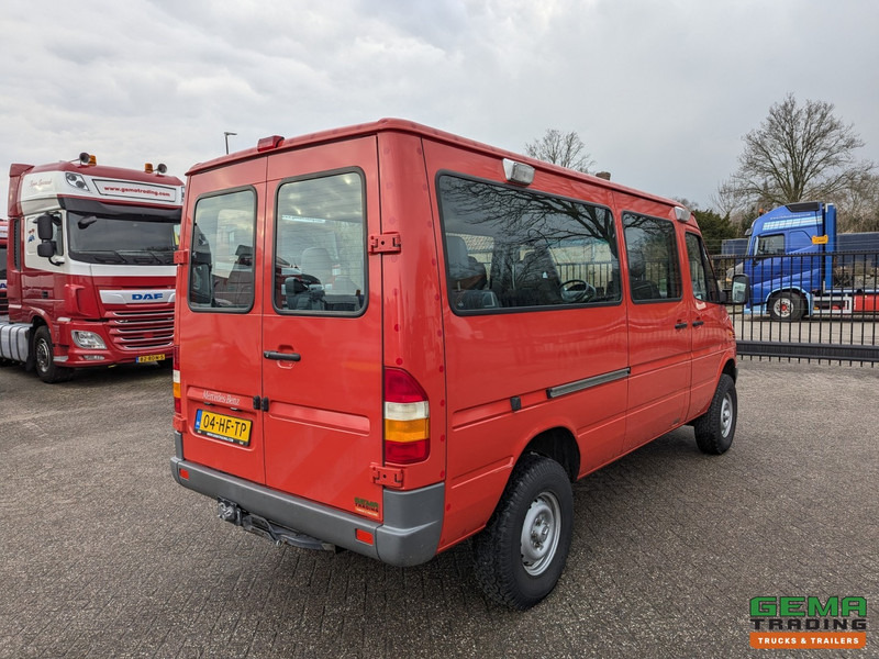 Mercedes-Benz 316 CDI 4x4 Euro3 - 59.000km - 9 Persoons - Lier - 3 Sperren! Hoge en Lage Gearing - Minibus, Passenger van: picture 3 Mercedes-Benz 316 CDI 4x4 Euro3 - 59.000km - 9 Persoons - Lier - 3 Sperren! Hoge en Lage Gearing - Minibus, Passenger van: picture 3