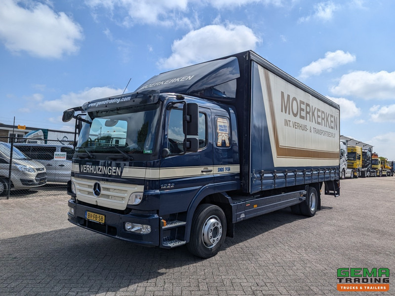 Mercedes-Benz ATEGO 1222 L 4x2 Slaapcab Euro5 - Standkachel - Schuifzeilen/Gesloten Bak 6.5m + laadklep 1500kg - Curtainsider truck: picture 1 Mercedes-Benz ATEGO 1222 L 4x2 Slaapcab Euro5 - Standkachel - Schuifzeilen/Gesloten Bak 6.5m + laadklep 1500kg - Curtainsider truck: picture 1